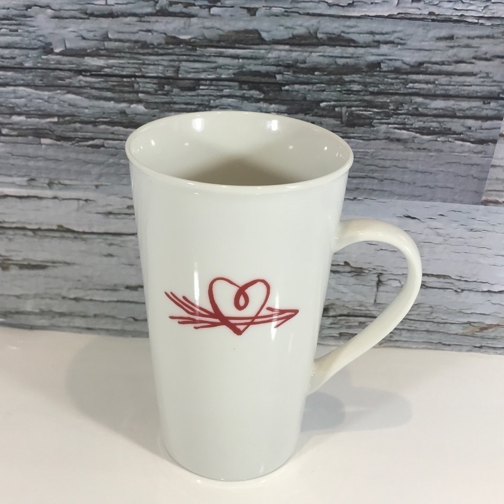 STARBUCKS Sweetheart Red Heart and Arrow 2015 Valentines 18 oz Mug Cup